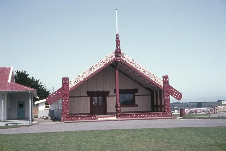 Te Ikaroa a Maui meeting house, Owae marae, Waitara